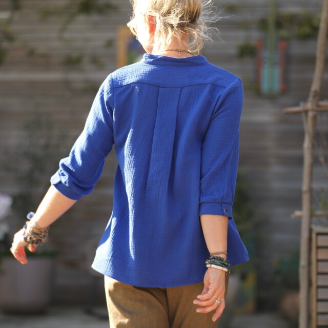 Quintessence - Blouse Isabeau - double gaze de coton bleu majorelle