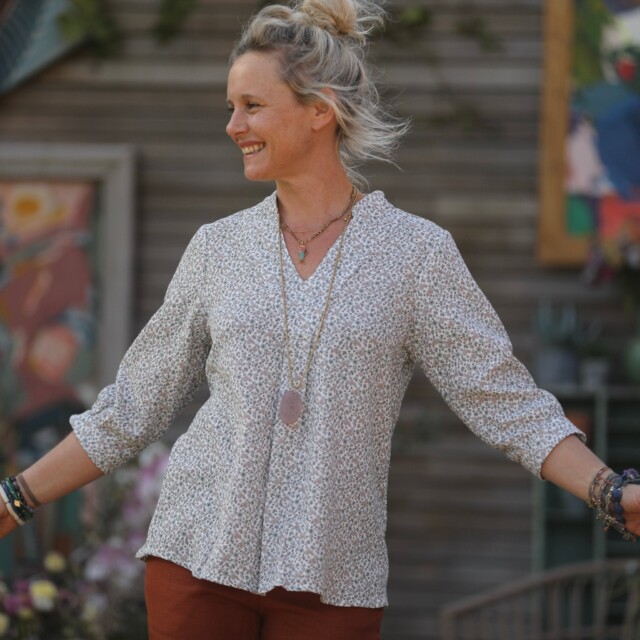 Quintessence - Blouse Isabeau - double gaze de coton fleurs de printemps