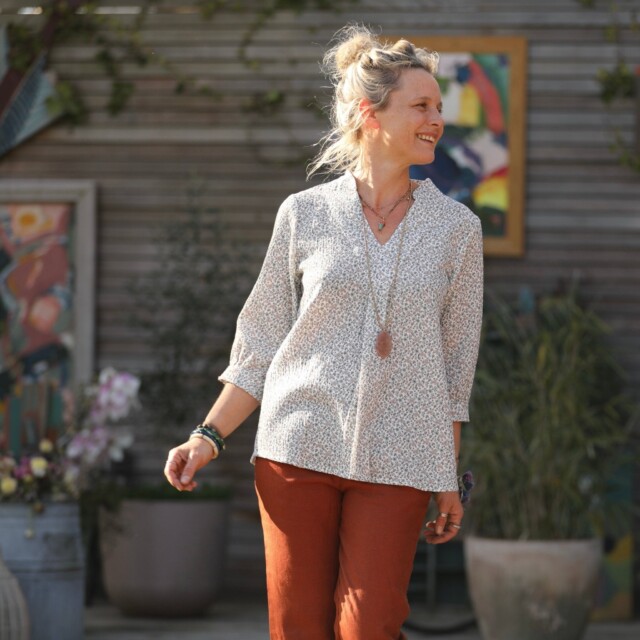 Quintessence - Blouse Isabeau - double gaze de coton fleurs de printemps