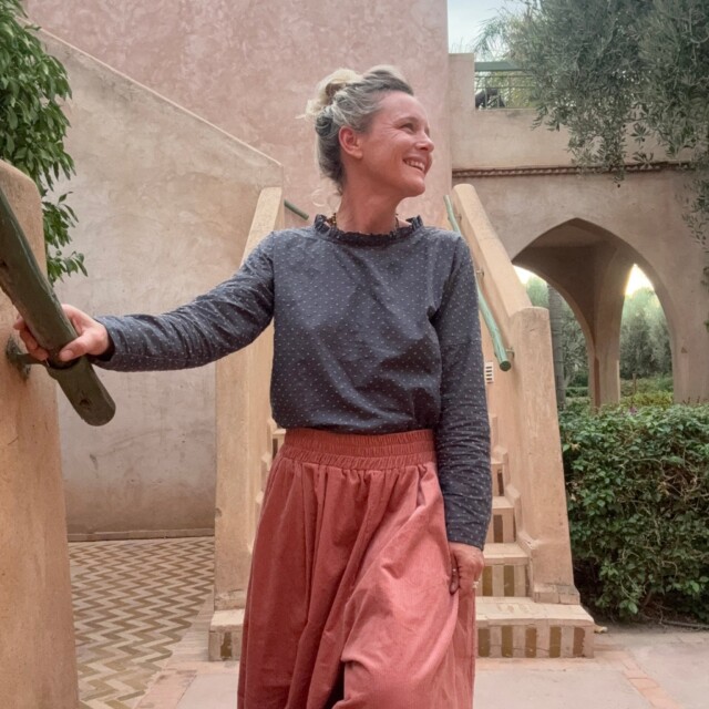 Quintessence - Blouse Janelle – Voile de coton gris plumetis rose