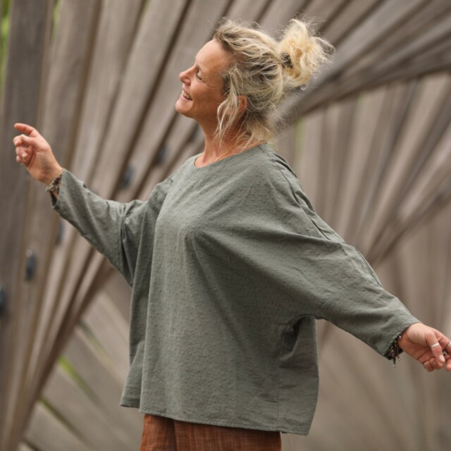 Quintessence - Blouse Naomie - broderie fleurie kaki