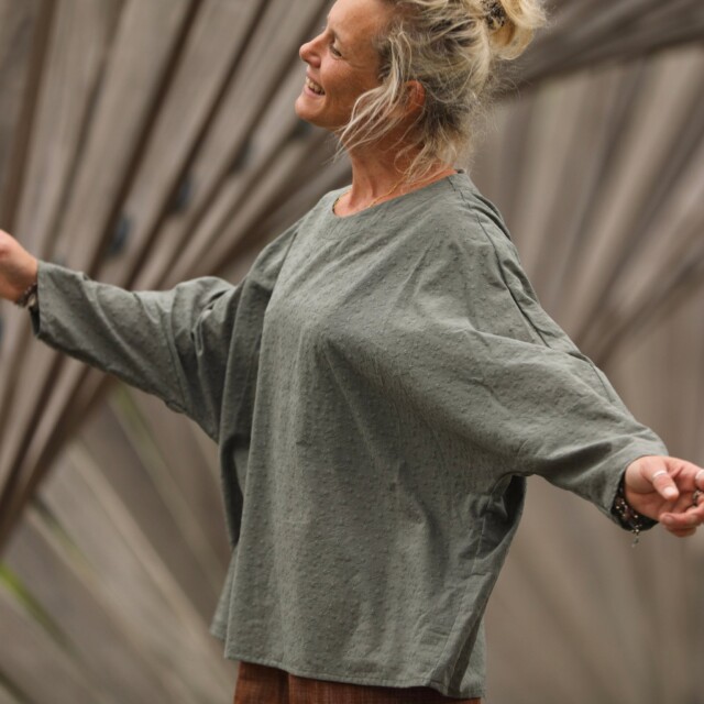 Quintessence - Blouse Naomie – broderie fleurie kaki