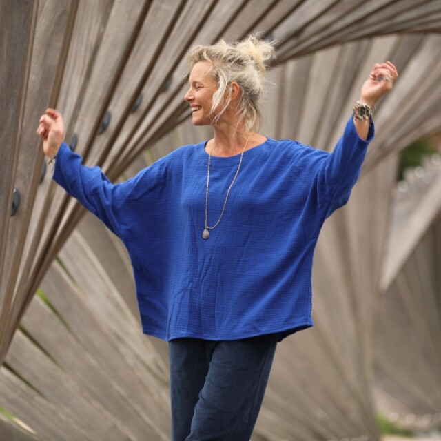 Quintessence - Blouse Naomie - double gaze de coton bleu majorelle