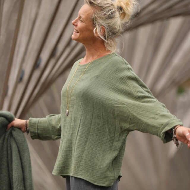 Quintessence - Blouse Naomie - double gaze de coton vert orthie