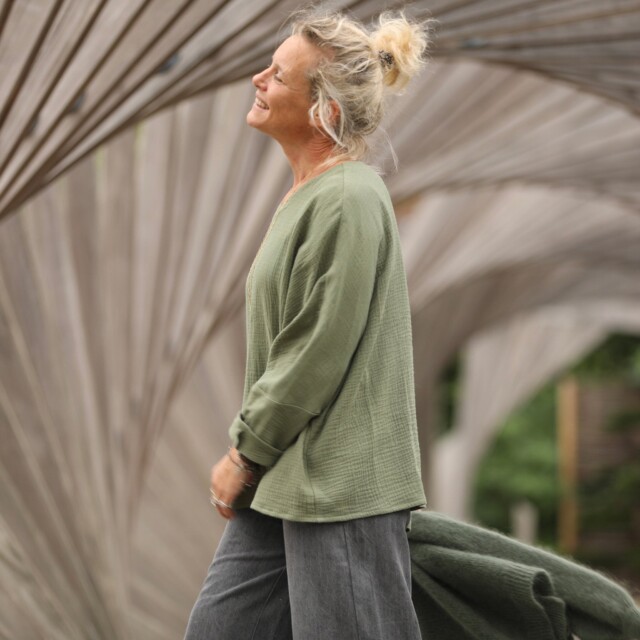 Quintessence - Blouse Naomie - double gaze de coton vert orthie