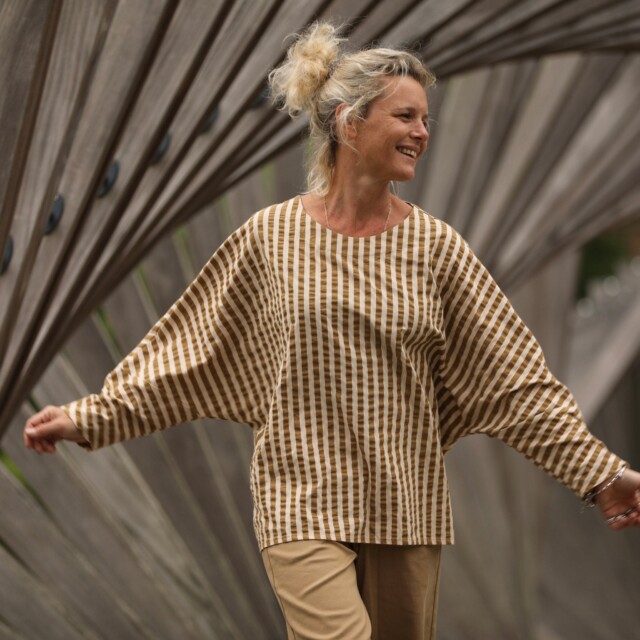 Quintessence - Blouse Naomie – Seeresucker de coton rayé camel/ivoire