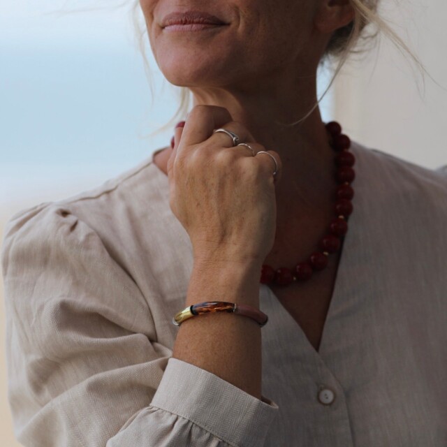 Bracelet Halo – Rose boisé, camel & Écaille doré par la marque Quintessence Quintessence - Bracelet Halo – Rose boisé, camel & Écaille doré