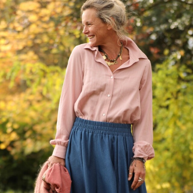 Chemise Caroline – Armuré de coton rose poudré par la marque Quintessence Quintessence - Chemise Caroline – Armuré de coton rose poudré