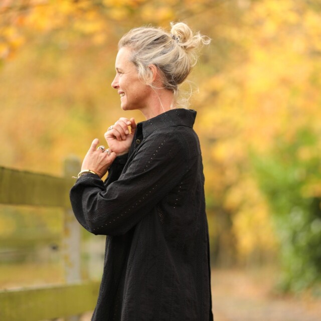 Quintessence - Chemise Caroline - Broderie noire nuit étoilée