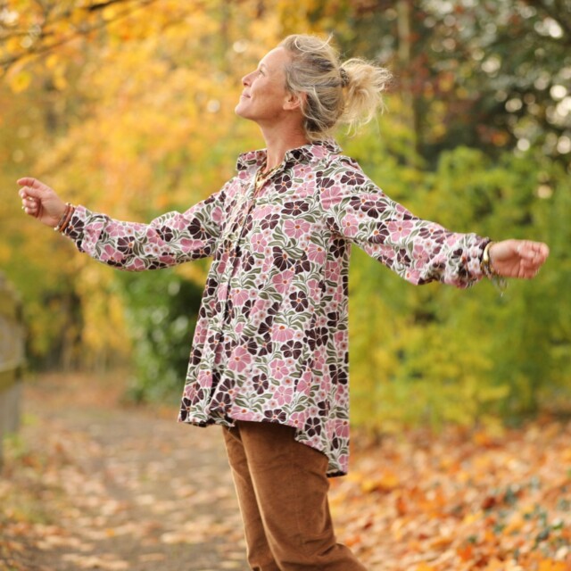 Quintessence - Chemise Caroline - Velours milleraies fleuri Rosea