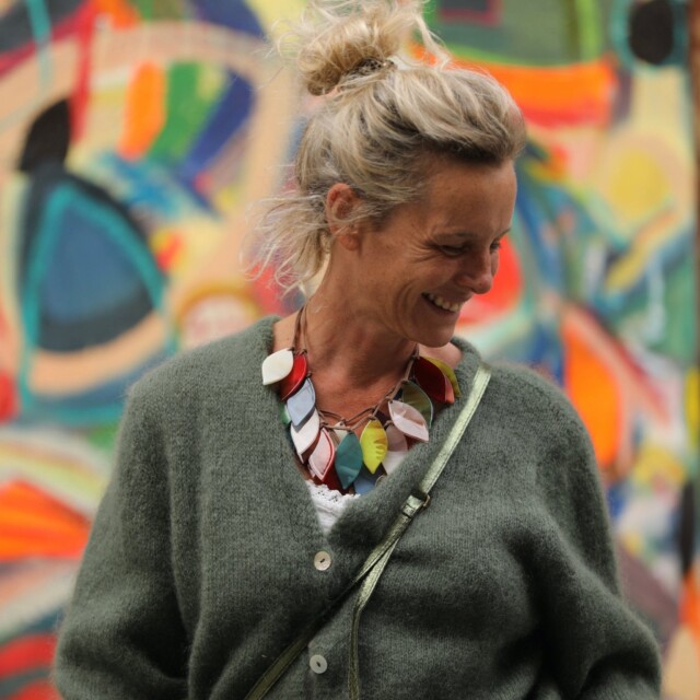 Collier Arcane – Résine & Suédine par la marque Quintessence Quintessence - Collier Arcane – Résine & Suédine