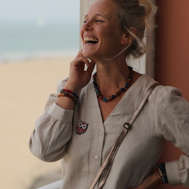 Quintessence - Collier Méandre – Résine & éclats colorés