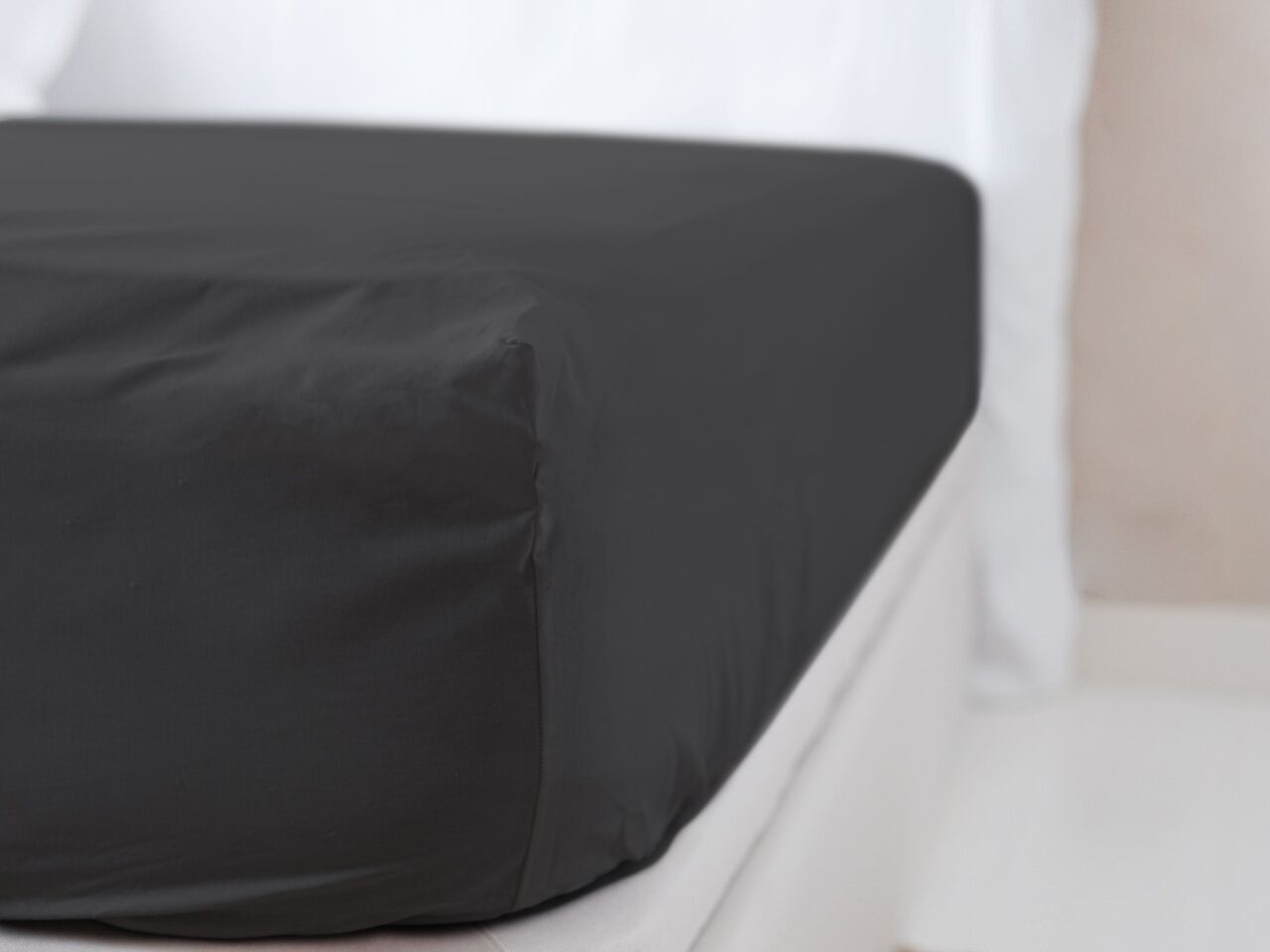 dejorine drap housse vologne percale coeur debene 1 Dejorine - Drap housse en Percale de coton - Gris anthracite – 200x200cm / Bonnet 30cm