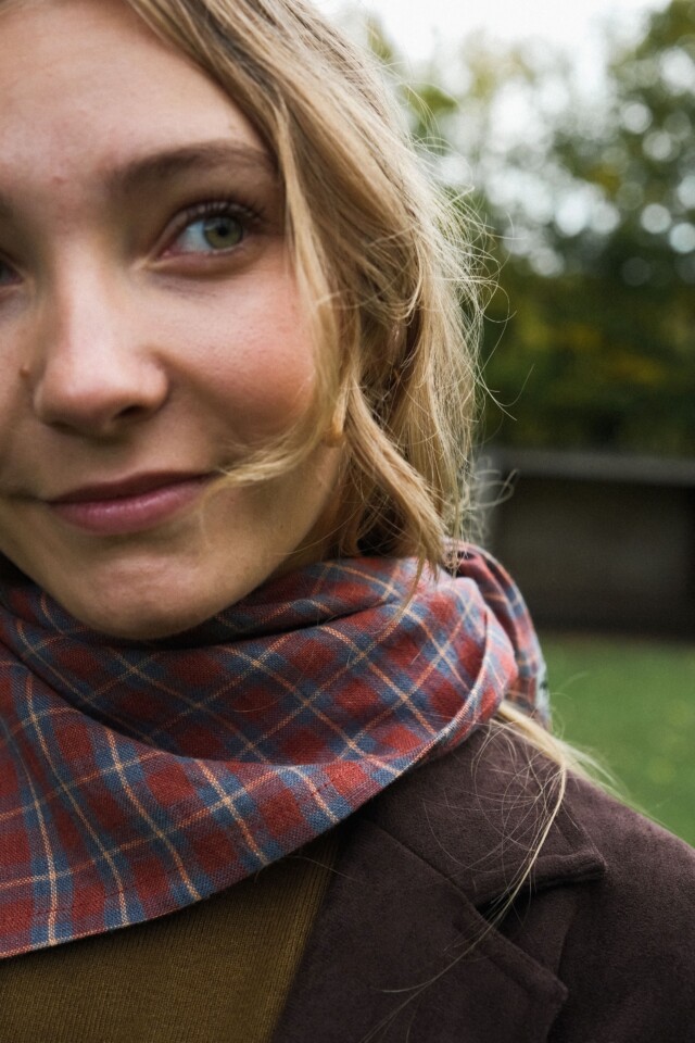 POZÉ - Foulard en lin triangulaire – Carreau écossais