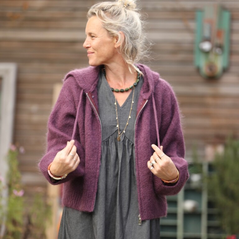 Quintessence - Gilet zippé à capuche Tulia — mohair prune – Taille unique