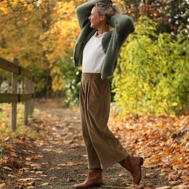 Quintessence - Jupe culotte Margot - velours côtelé kiwi