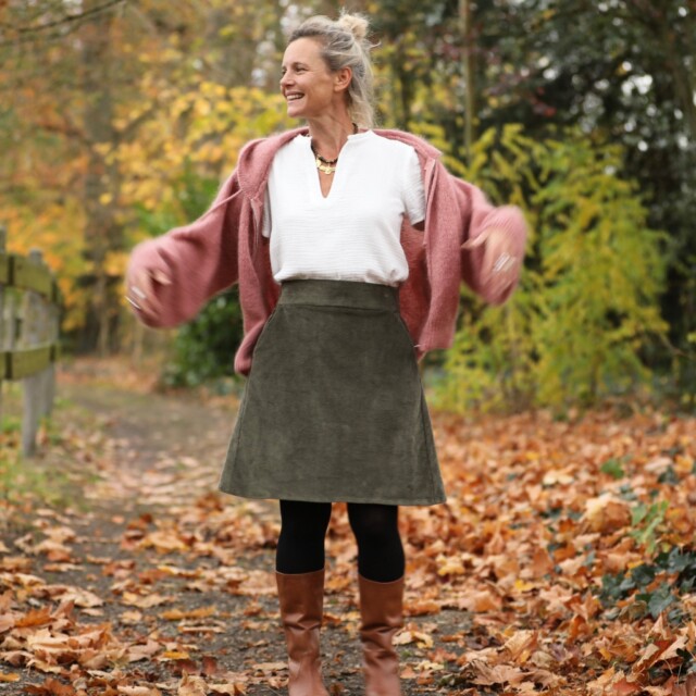 Quintessence - Jupe Maya - velours côtelé kaki