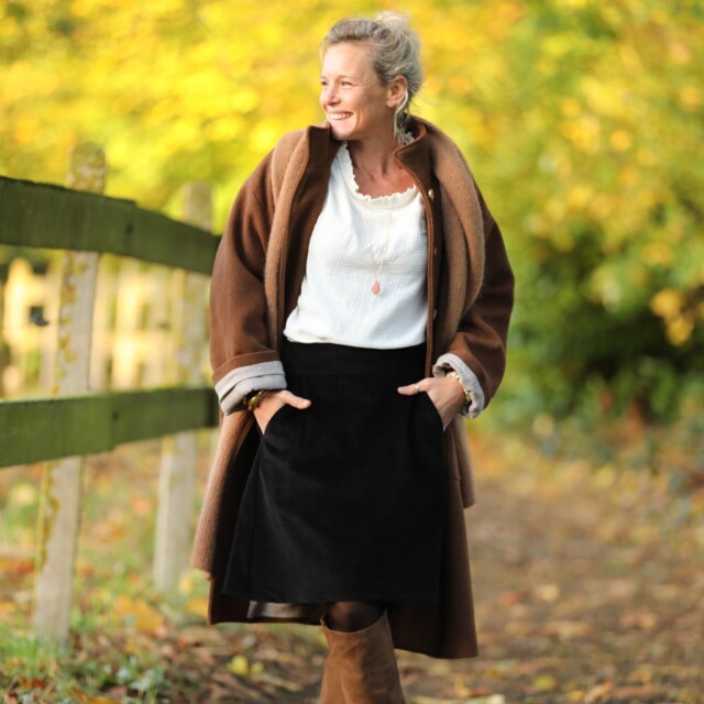 Quintessence - Jupe Maya - velours côtelé noir