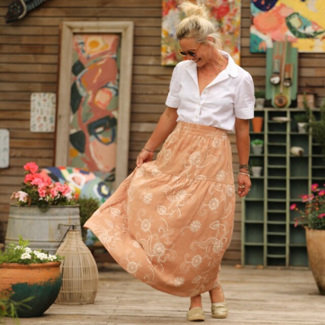 Quintessence - Jupe Sarah - double gaze de coton brodée camel