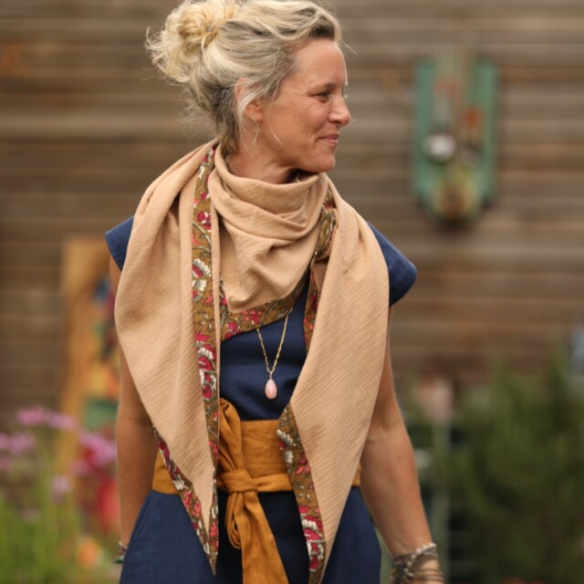 Quintessence - Le foulard Calista Cassonade/Ila