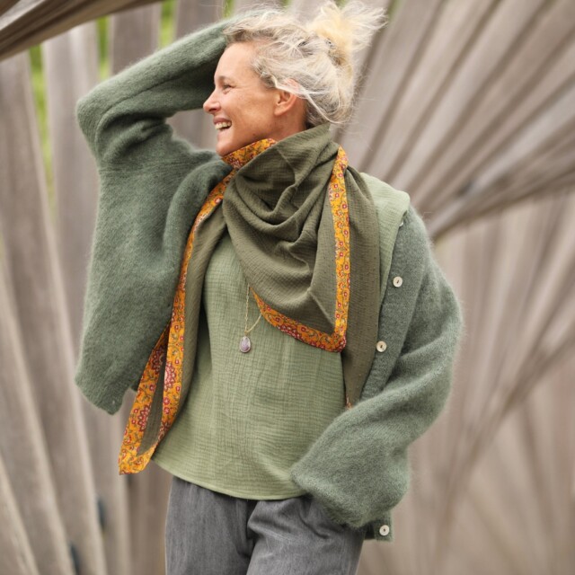 Quintessence - Le foulard Calista Kaki plumetis/Tara