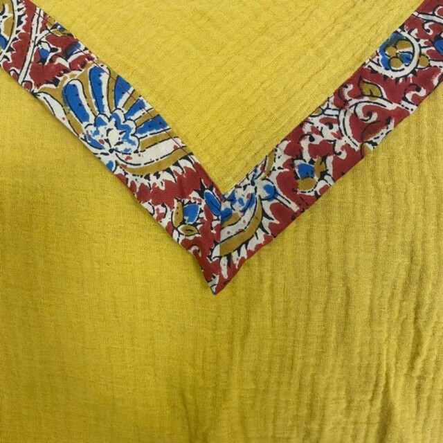 Quintessence - Le foulard Calista ocre/Diya