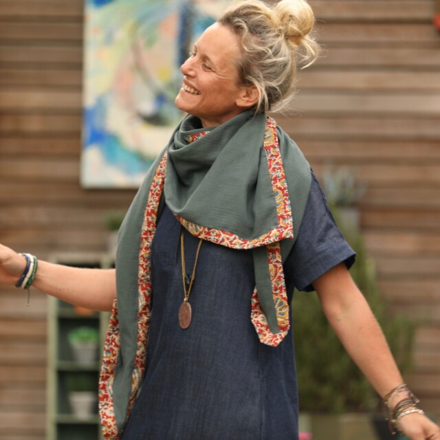Quintessence - Le foulard Calista vert cactus/Diya