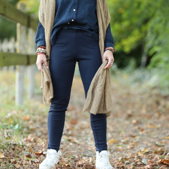 Quintessence - Legging Léni - en maille côtelé marine