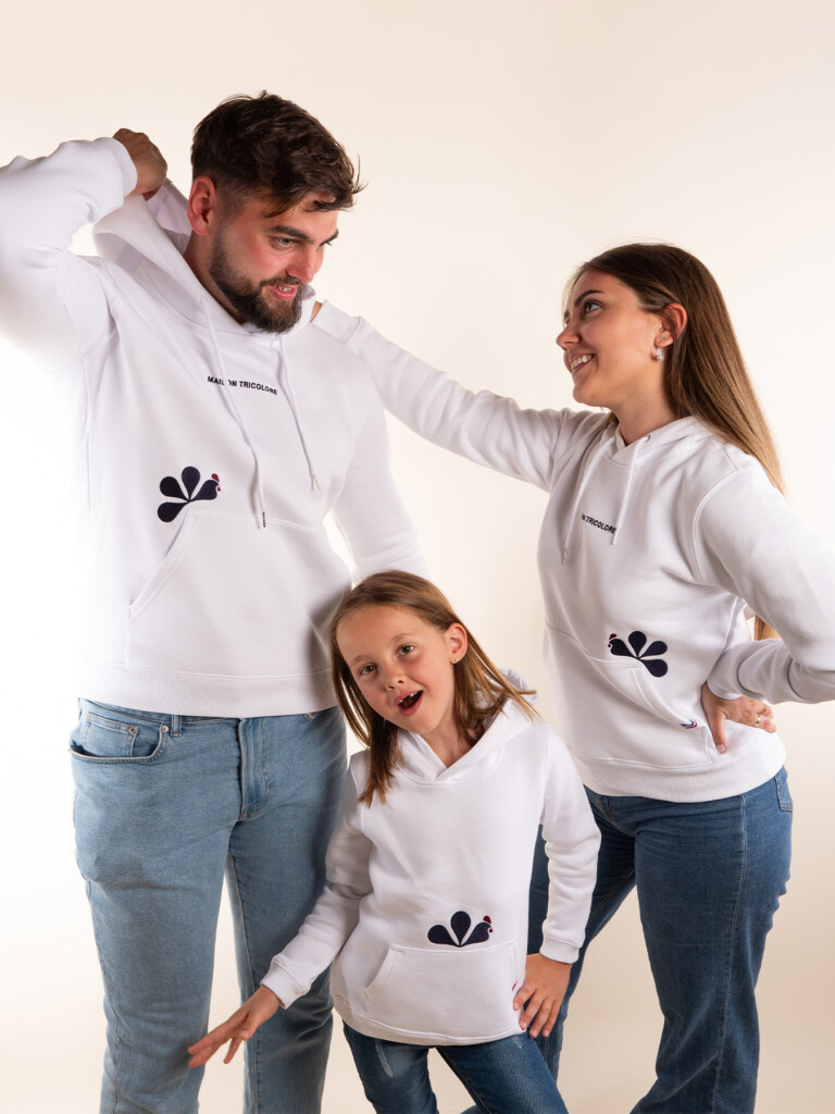 Maison-Tricolore-sweats-capuches-blancs-famille