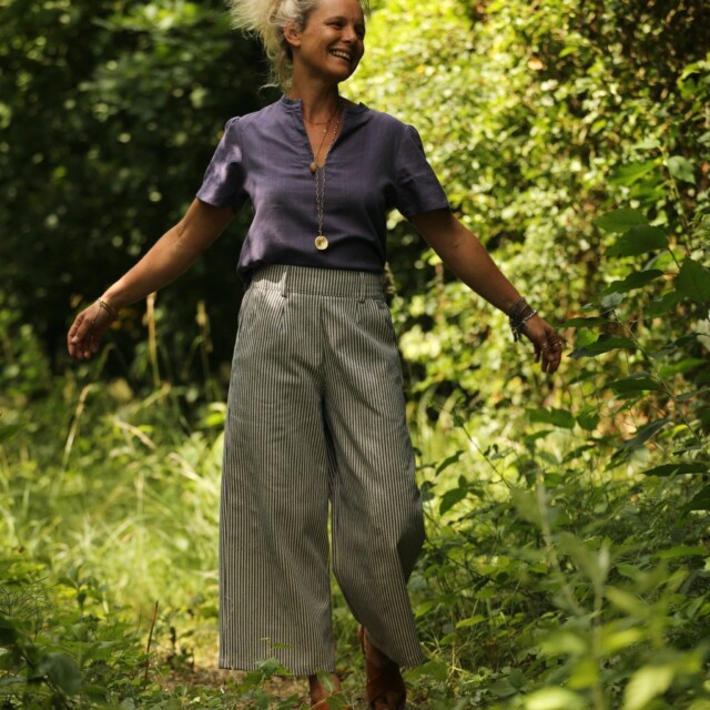Quintessence - Pantalon Alex - Toile de coton rayée marine/blanc