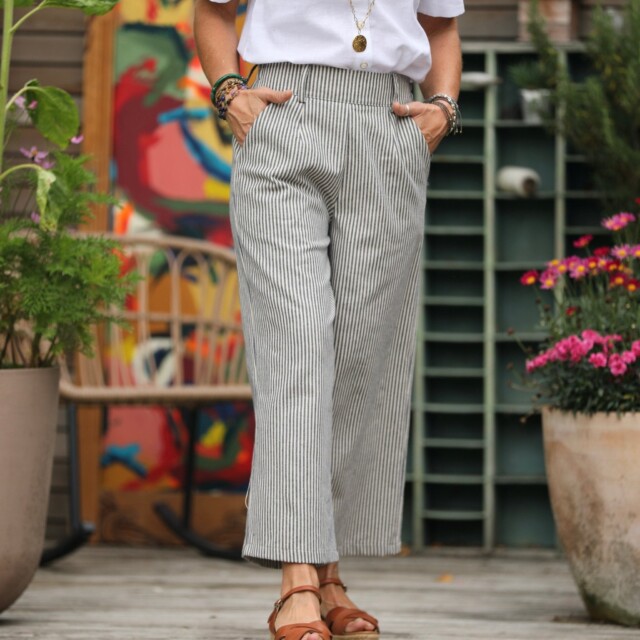 Quintessence - Pantalon Alex - Toile de coton rayée marine/blanc