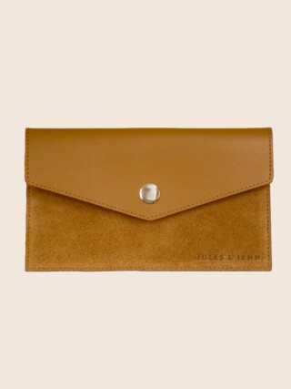 JULES & JENN - Pochette enveloppe cuir upcyclé cognac