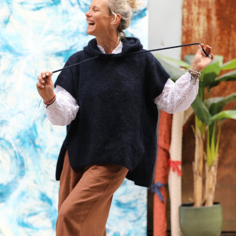 Quintessence - Pull capuche Calypso - Bleu marine