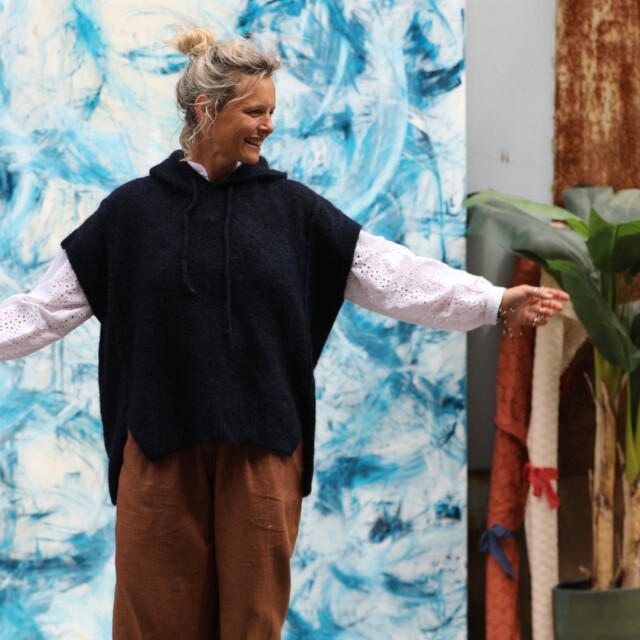 Quintessence - Pull capuche Calypso - Bleu marine