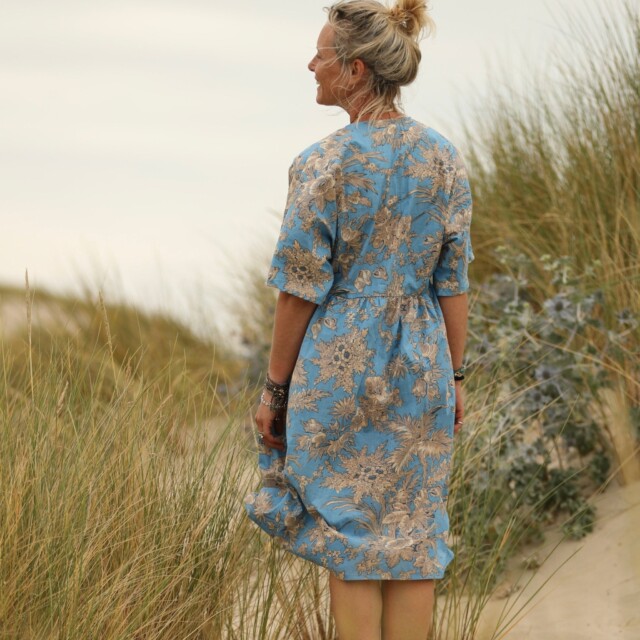 Quintessence - Robe Capucine - imprimé "Ciel vibrant"