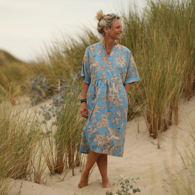 Quintessence - Robe Capucine - imprimé "Ciel vibrant"