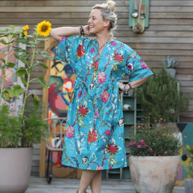 Quintessence - Robe Capucine – imprimé “Onde colorée”