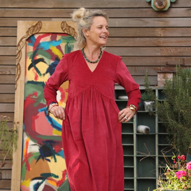 Quintessence - Robe Edonie manches longues - Velours côtelé framboise