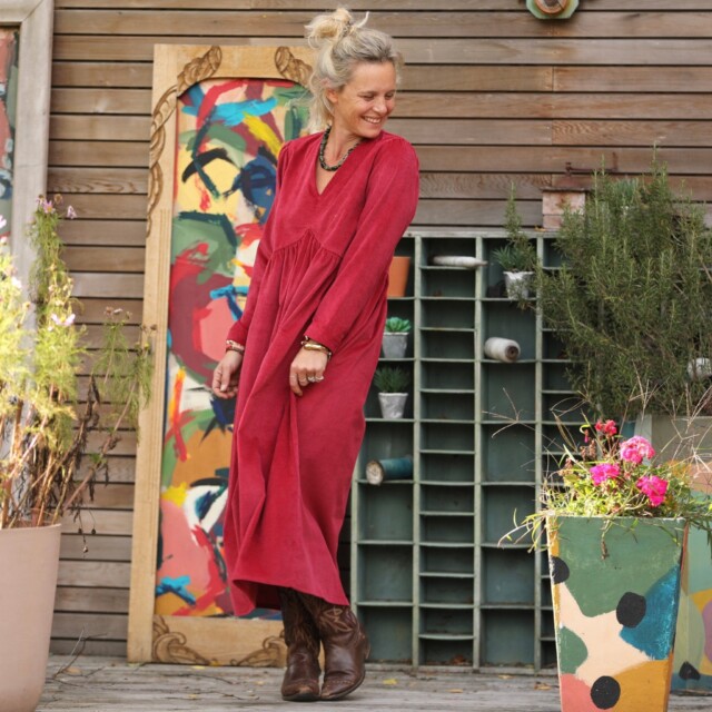 Quintessence - Robe Edonie manches longues - Velours côtelé framboise