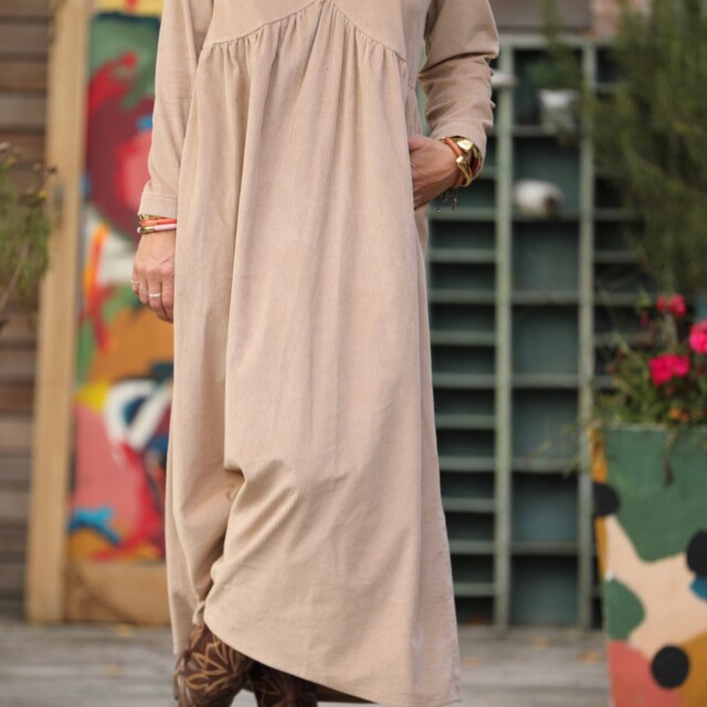 Quintessence - Robe Edonie manches longues - Velours côtelé sable