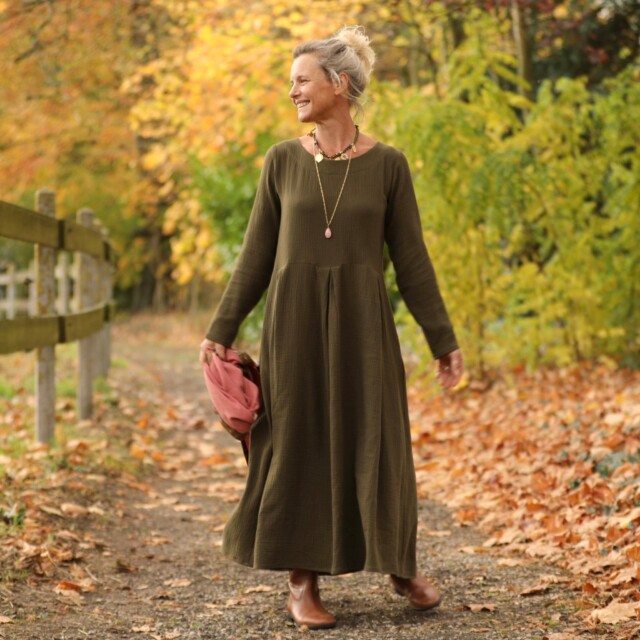 Quintessence - Robe Louisa - double gaze de coton kaki