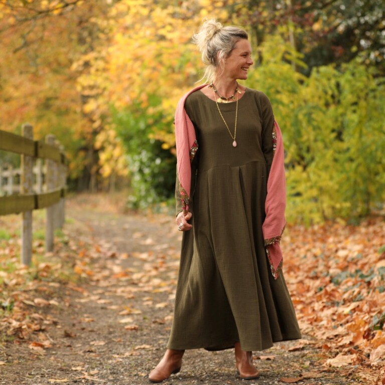 Quintessence - Robe Louisa - double gaze de coton kaki