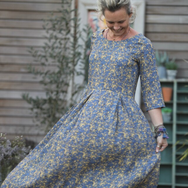 Quintessence - Robe Louisa manches 3/4 viscose Fleurs du Soleil