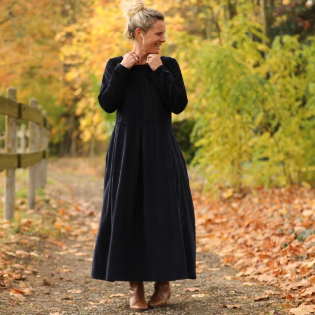 Quintessence - Robe Louisa – velours côtelé bleu marine