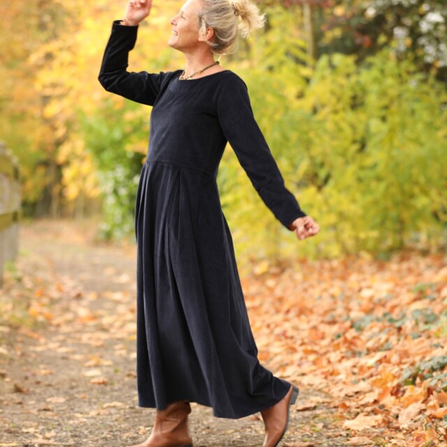 Quintessence - Robe Louisa - velours côtelé bleu marine