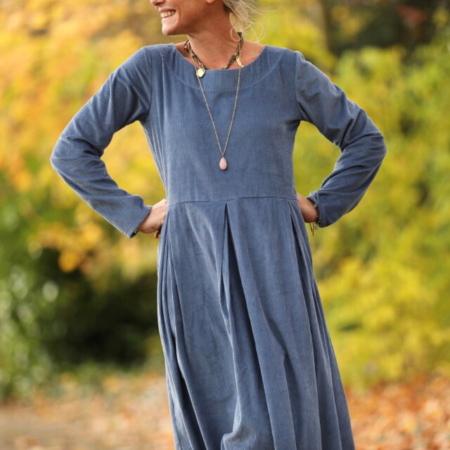 Quintessence - Robe Louisa - velours côtelé bleu officier