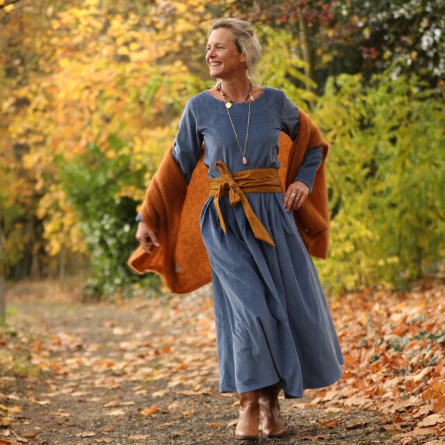 Quintessence - Robe Louisa - velours côtelé bleu officier