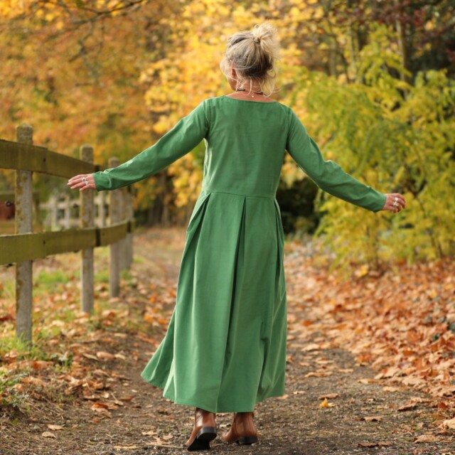 Quintessence - Robe Louisa - velours milleraies vert pomme