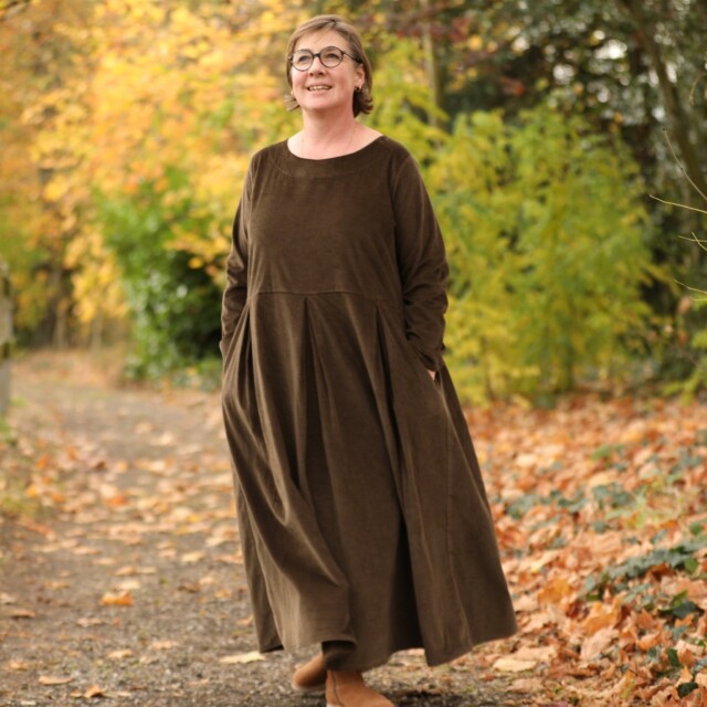 Quintessence - Robe Louisa - velours milleraies vert pomme