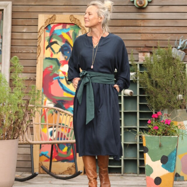 Quintessence - Robe Orlane - sergé de viscose marine